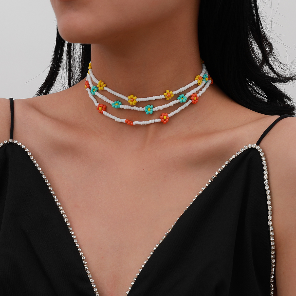 European and American cross-border jewelry, personalized style small Daisy necklace, simple and fresh rice bead necklace for women details Picture