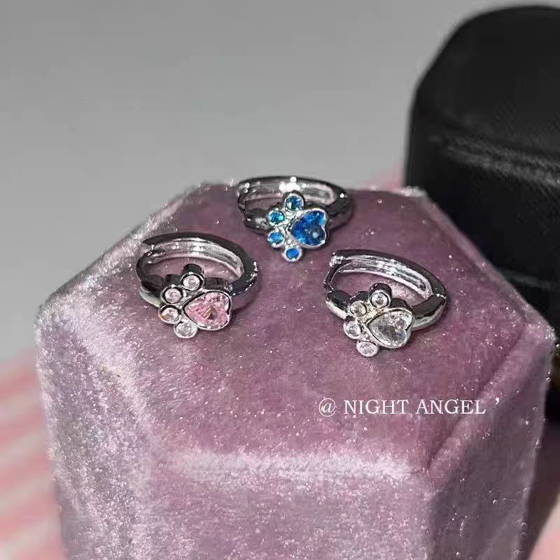Japanese and Korean cat paw ear loops, cute pink diamond-encrusted heart-shaped cat foot earrings for women on Instagram, personalized accessories full figure