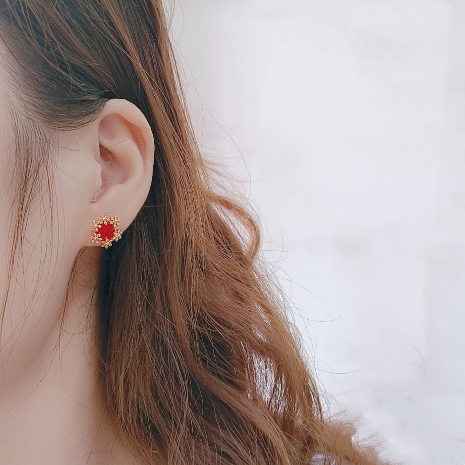 Japanese and Korean versatile, exquisite snowflake ruby stud earrings for women, a niche, fashionable, light luxury, high-end, sweet, cute and elegant ear accessory details Picture
