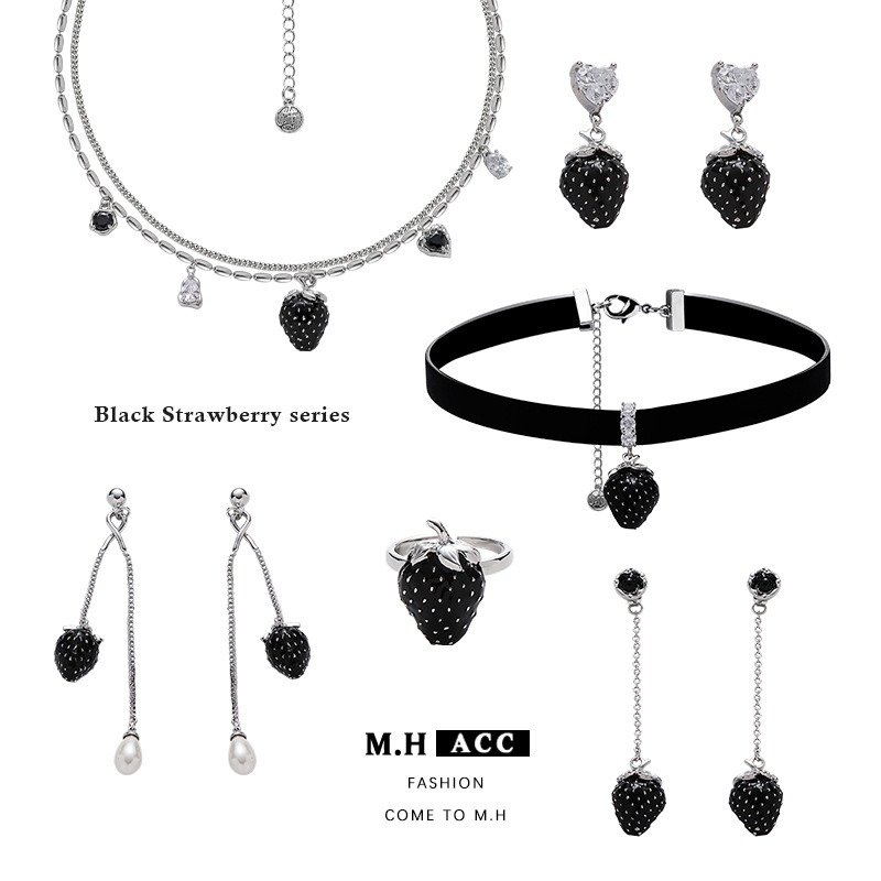 New oil-dripping strawberry earrings and pendants, fashionable country style, 925 silver needle stud earrings, high-end and light luxury, best friend earrings full figure