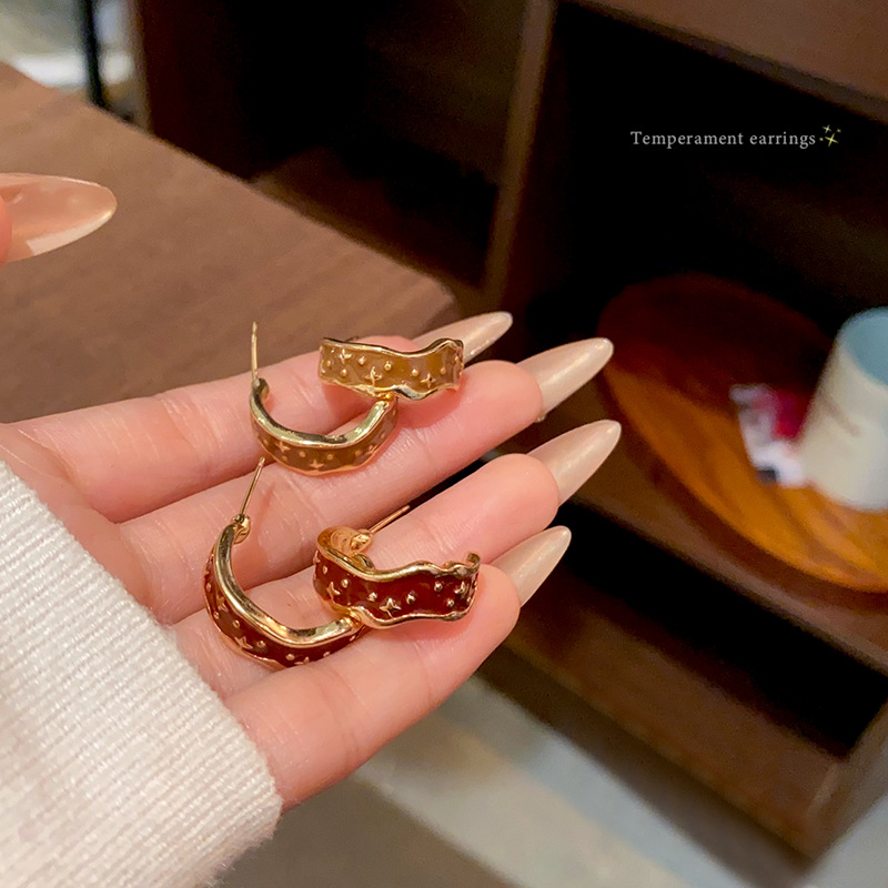 925 Silver Needle Little Chanel style Versatile and elegant C-shaped ear ring earrings for women, light luxury, niche and high-end design sense, glazed ear studs full figure