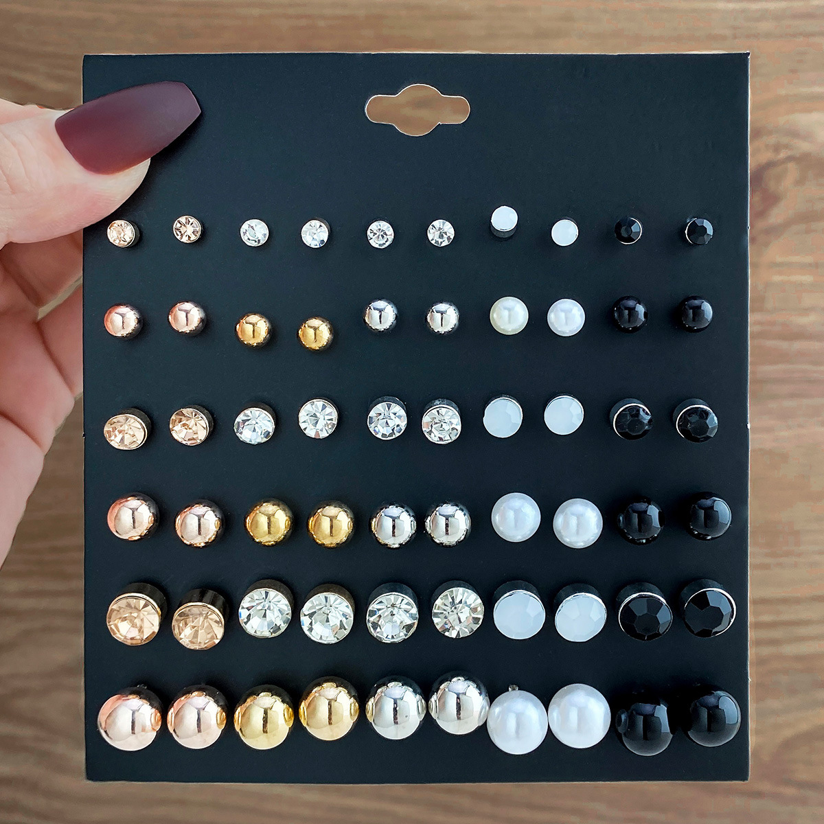 New cross-border pearl stud earrings from Europe and America, creative, simple and retro. 30-pair set of artificial pearl embedded diamond stud earrings full figure
