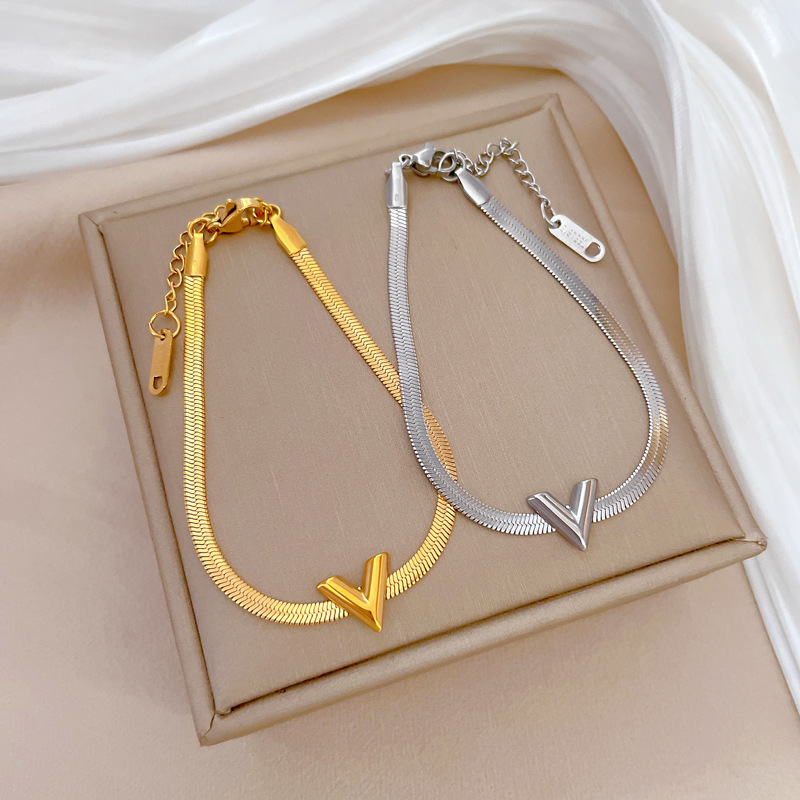 【 All-titanium Steel 】 Dongdaemun Minimalist V-letter forest-themed chain bracelet, a female Internet celebrity's retro best friend details Picture