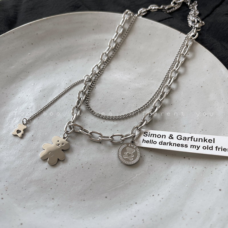 Double-layered bear light luxury necklace for women, Instagram hip-hop hot girl, niche design sense, collarbone chain, cold style, layered accessory Application Scenario