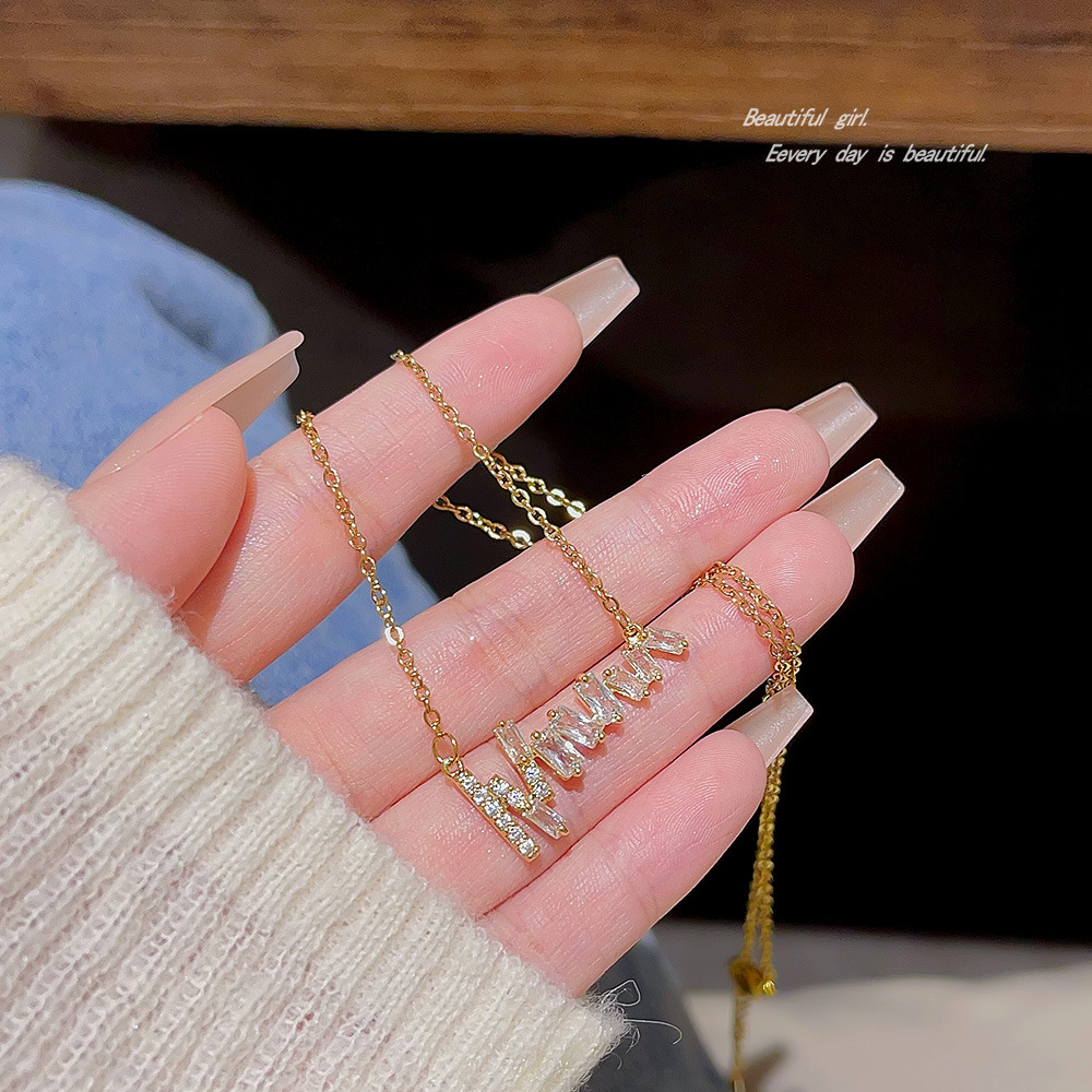 Korean niche design sense necklace, female Internet celebrity on Instagram, fashionable and elegant collarbone chain, titanium steel sweater chain, personalized accessory Application Scenario