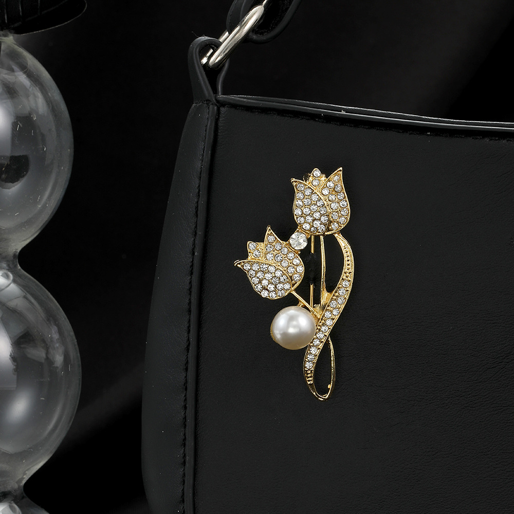 Cross-border European and American diamond-encrusted, elegant tulip pearl brooch, light luxury and high-end style coat, corsage suit, brooch for women details Picture