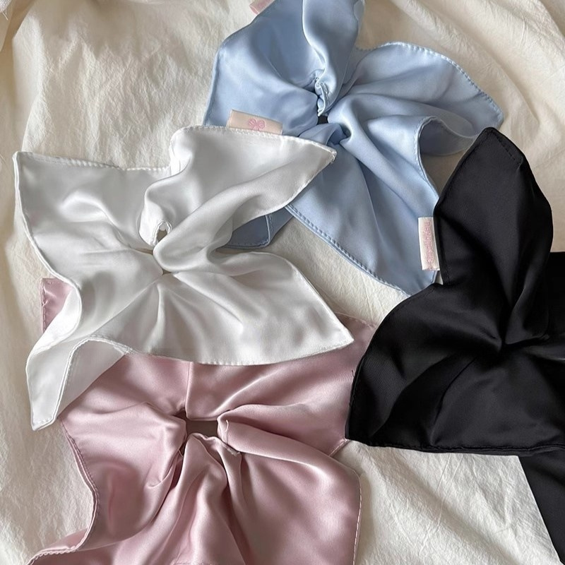 Black and white classic and enduring style, with a lustrous and draping sheen, satin, square fabric, large intestine circle, windmill hair band, women's hair tie Specification drawing
