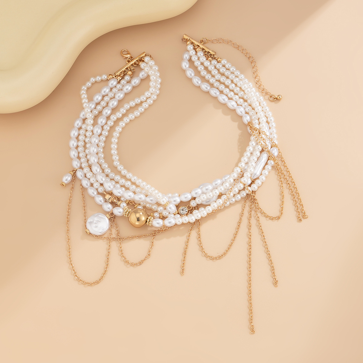 European and American cross-border jewelry fashion pearl beaded multi-layer Necklace light luxury style alloy chain tassel Necklace Application Scenario