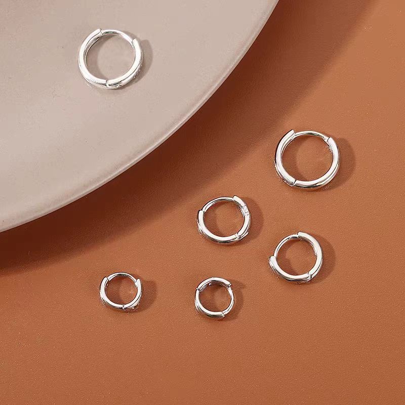 The women's small ear rings with ear buckles are missing. The forest-style circle earrings are a new bestseller in 2025. One ear bone stud and ear bone ring is an ear accessory details Picture