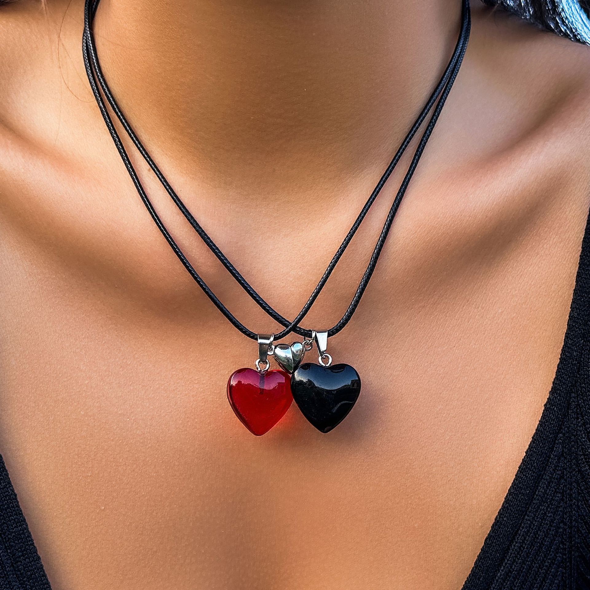 European and American cross-border jewelry, retro magnetic attraction, fashionable heart-shaped necklace, women's niche design, couple heart-shaped wax thread necklace full figure