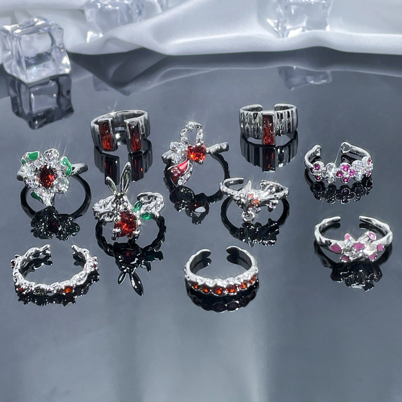 A high-end, niche design red diamond zircon open ring for women on Instagram, with a cold and elegant style, fashionable and individual index finger ring details Picture