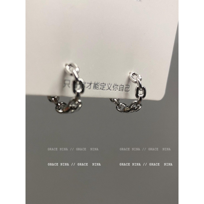 ins Cold style chain ear buckles 2025 new trendy earrings for women's summer, with a unique design sense, simple and versatile earrings full figure