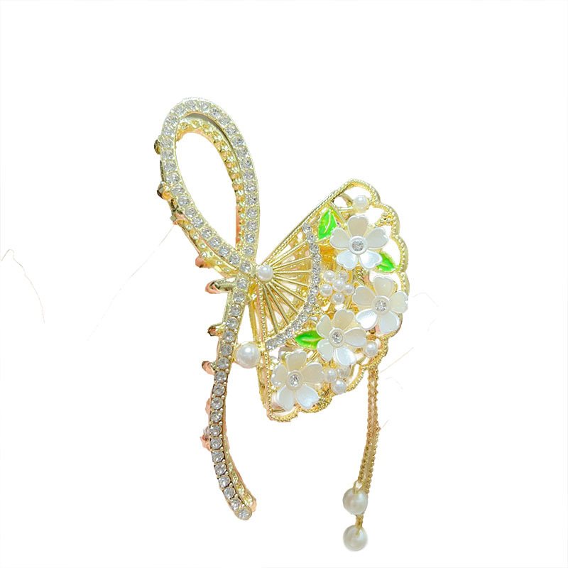 The new large-sized high-end diamond-encrusted fan-shaped pearl tassel gripper exudes an elegant charm. It is a shark clip for the back of the head Item Picture
