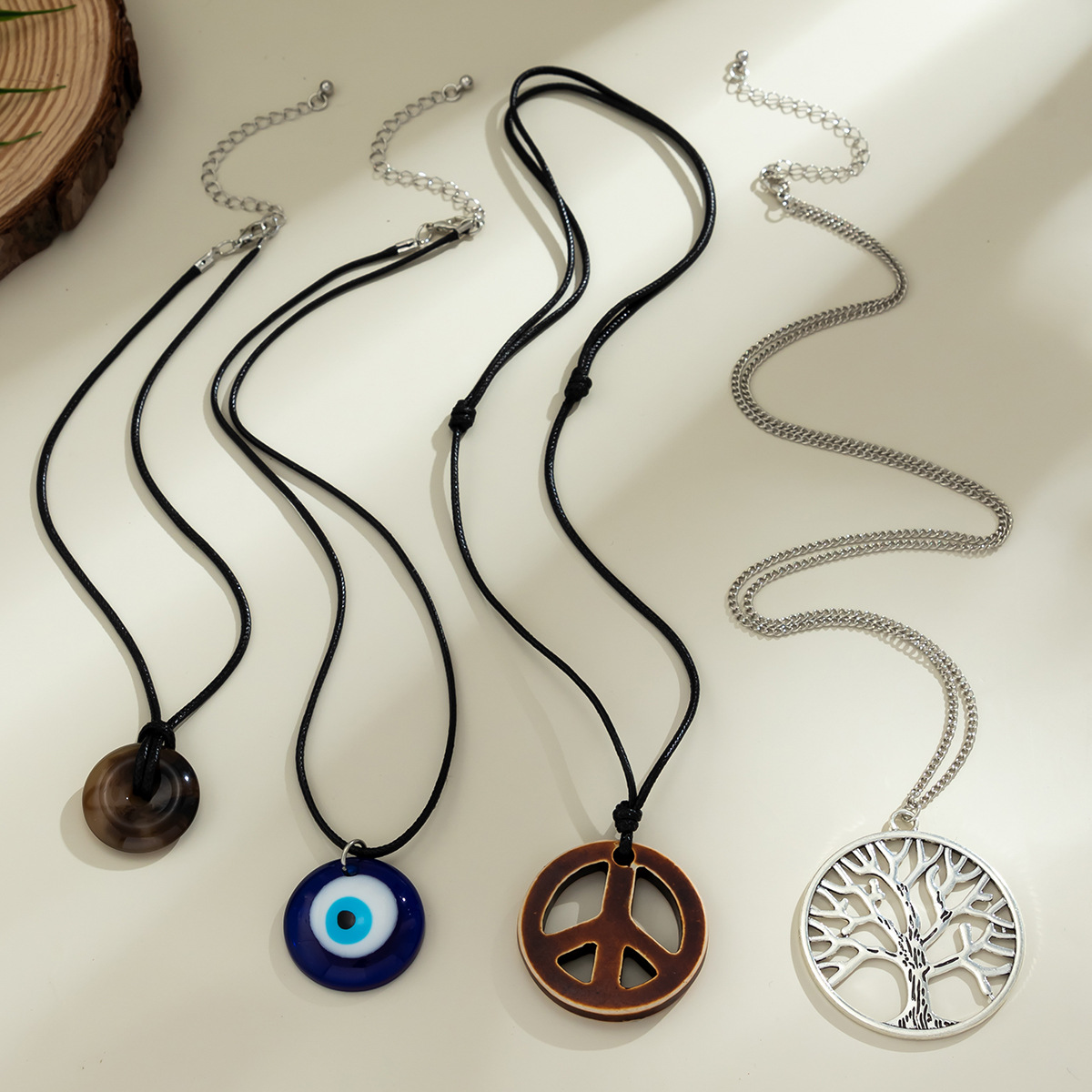 European and American cross-border new Chinese-style retro life tree set necklace, versatile women's wish tree Haraju-style peace pendant necklace Application Scenario