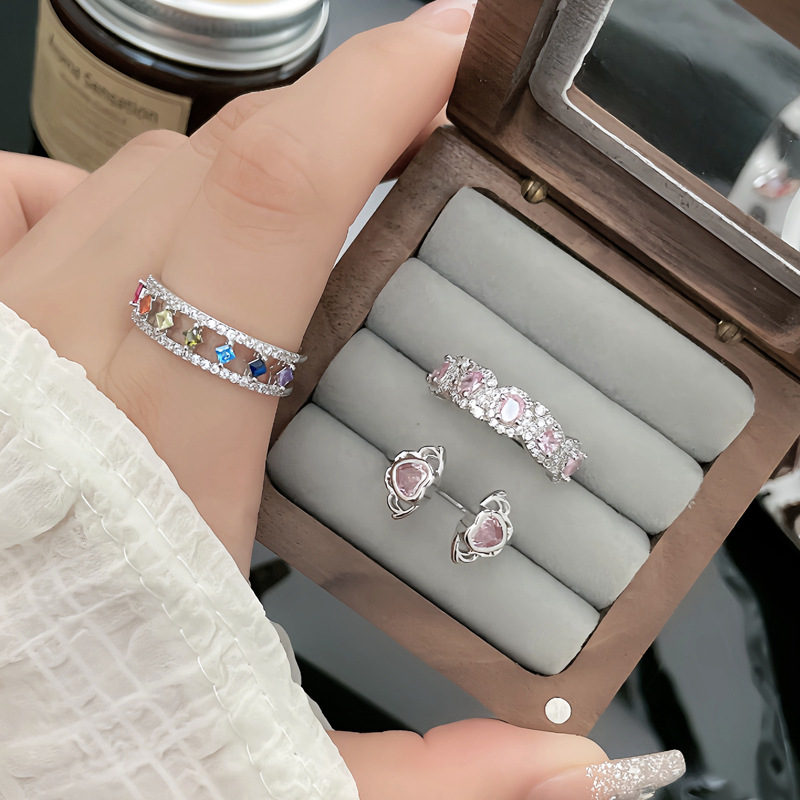 A super ethereal and sweet pink diamond ring for women, adjustable, trendy, light luxury, heart-shaped, elegant and high-end style, an ins cold style ring full figure