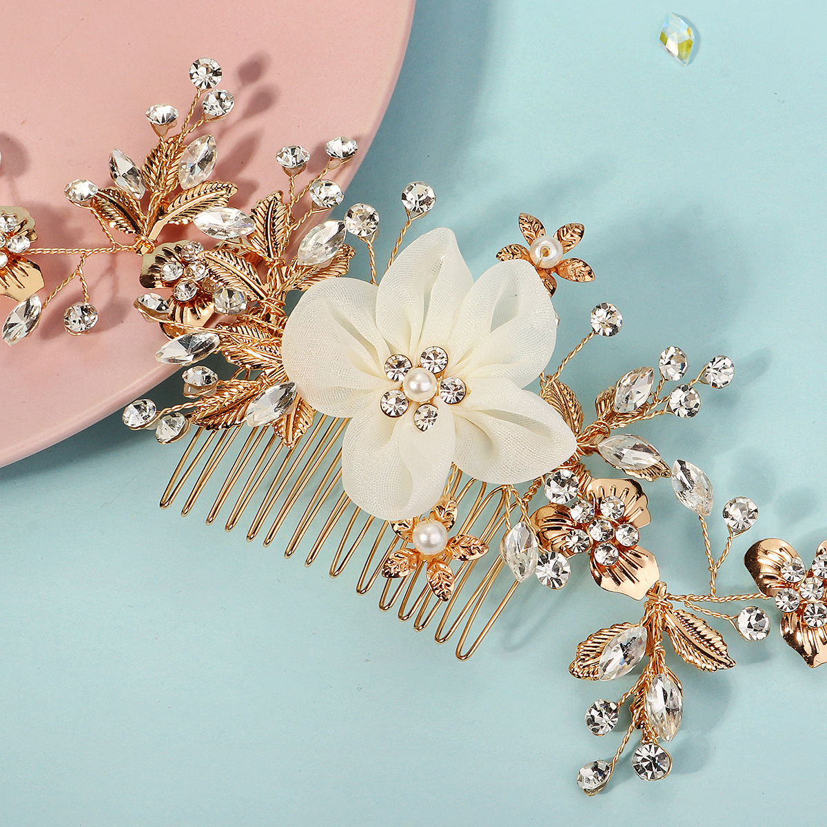 European and American bride accessories, hand-combed hair accessories, wedding banquet ancient-style updo accessories, leaf and flower golden hair combs Specification drawing