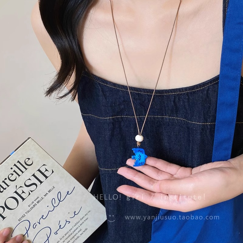 Simple and fashionable gradient swallow pendant necklace for women 2025 new design, a niche long sweater chain accessory Specification drawing