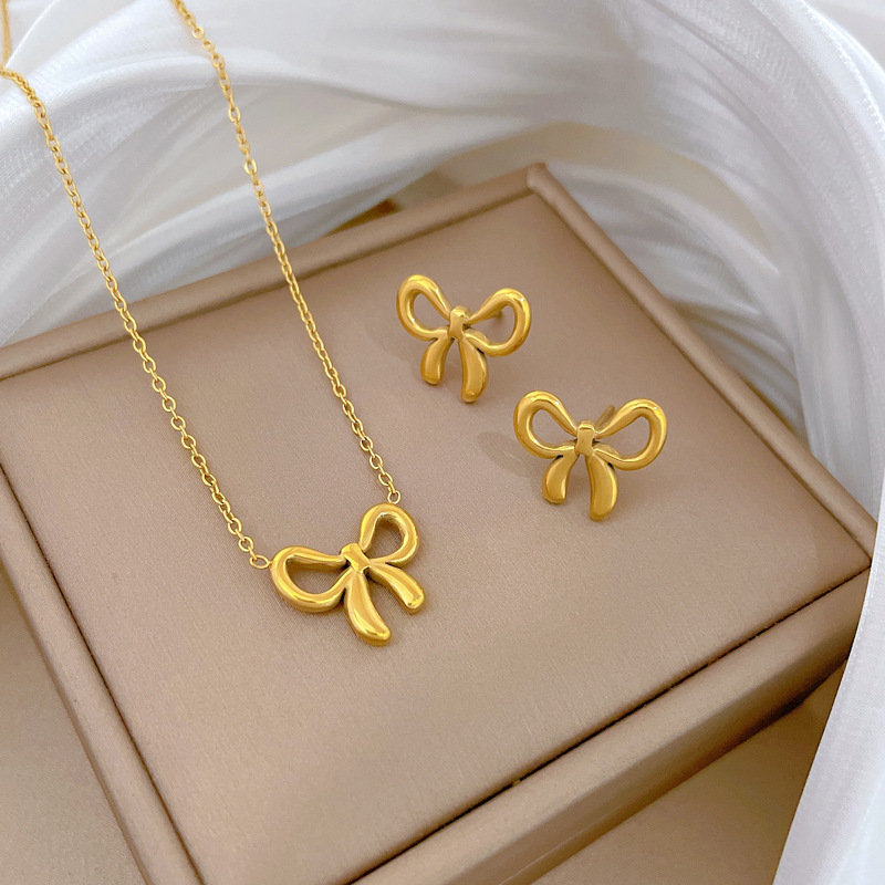 【 All-titanium Steel 】 Forest style bow minimalist style, real gold necklace inside the furnace, female Instagram influencer collarbone chain accessory full figure