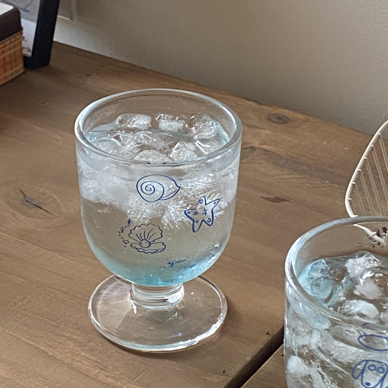 New niche mid-style Instagram ocean shell hook tall glass, cute and chubby dessert cup, couple water cup Application Scenario