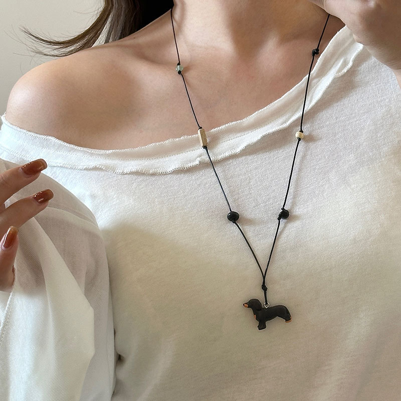 Three-dimensional Dachshund black rope long necklace, women's artistic, retro, elegant and versatile neckchain, sweater chain processing and wholesale details Picture
