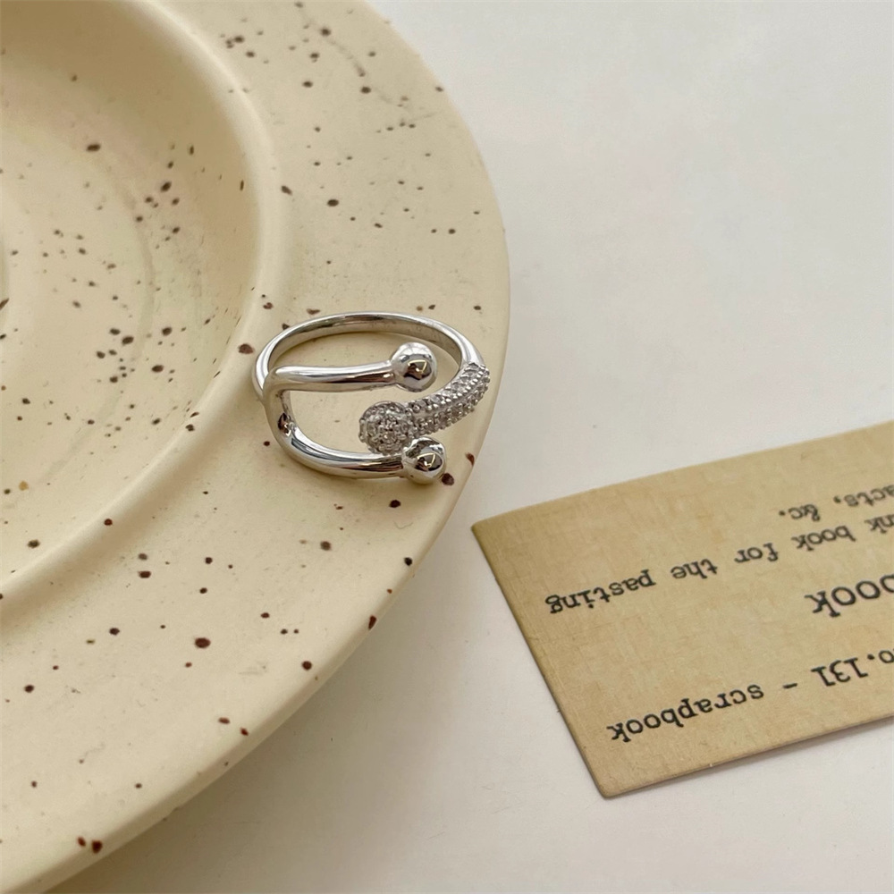 A unique and niche horseshoe buckle diamond ring for women with a high-end design sense, an open zircon index finger ring, a heavy and light luxury ring Specification drawing