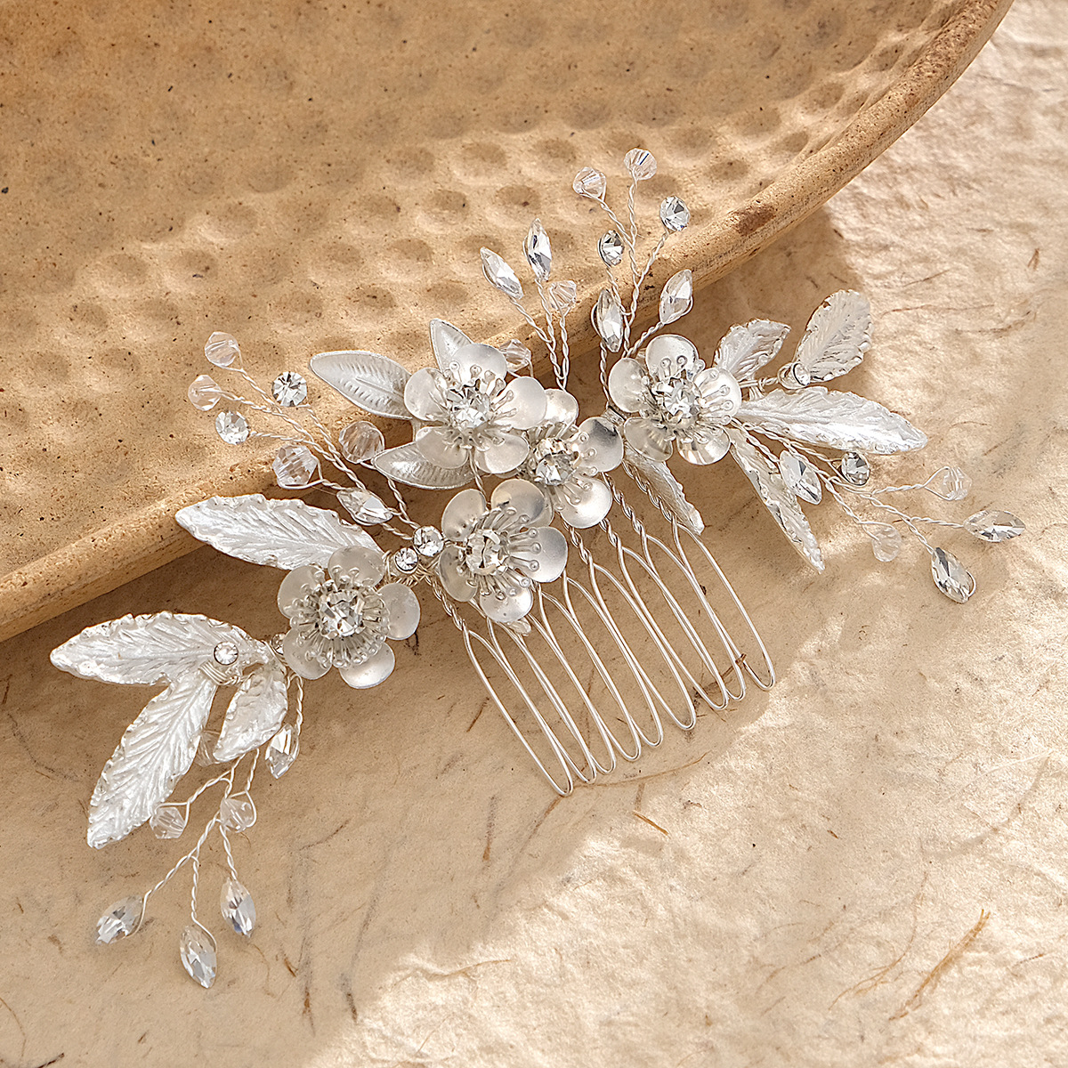 Bridal wedding dress accessories, elegant crystal flower hair comb, alloy leaf diamond-encrusted hair comb, banquet party dress headwear full figure