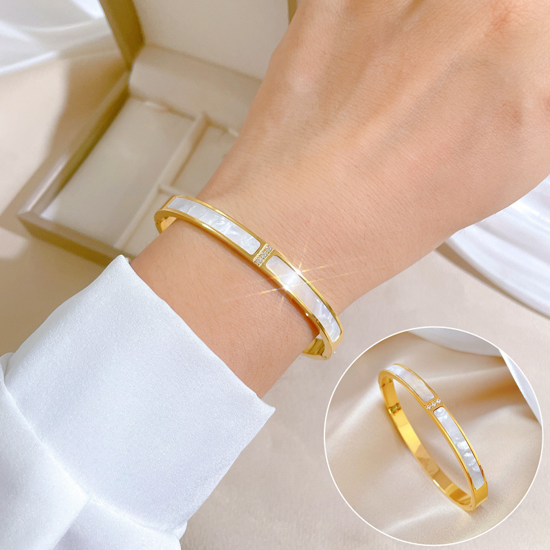 【 All-titanium Steel 】 European and American INS style shell titanium steel bracelet, minimalist cross-border retro fashionable stainless steel jewelry details Picture