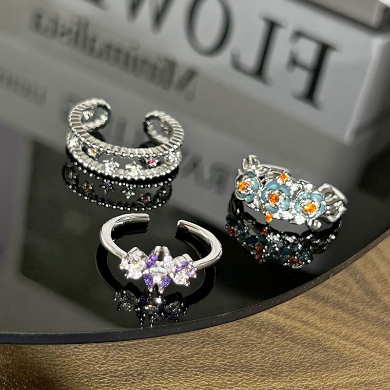 Luxurious retro ethnic style flower pleated ring for women, fashionable hollowed-out star style, European and American adjustable index finger ring Specification drawing