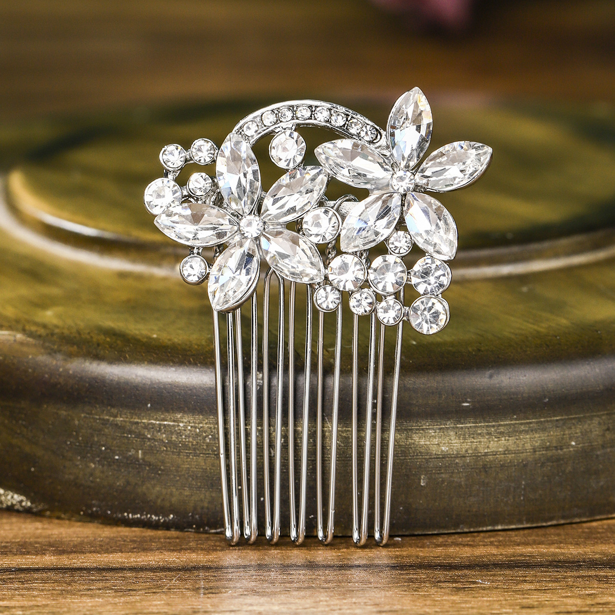 Cross-border new wedding accessories: alloy water diamond insert comb, elegant and retro wedding updo headwear, European and American bride's hair comb full figure