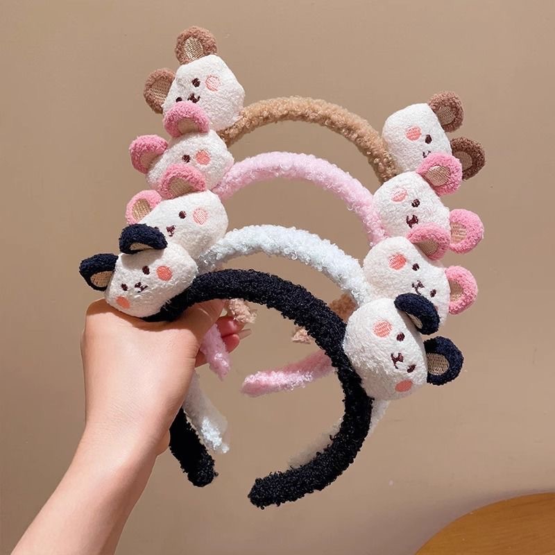 Autumn and winter Korean cute bear hair bands, girls' lamb hair wash headbands, girls' cartoon anti-slip hair-pressing headwear and hair clips details Picture
