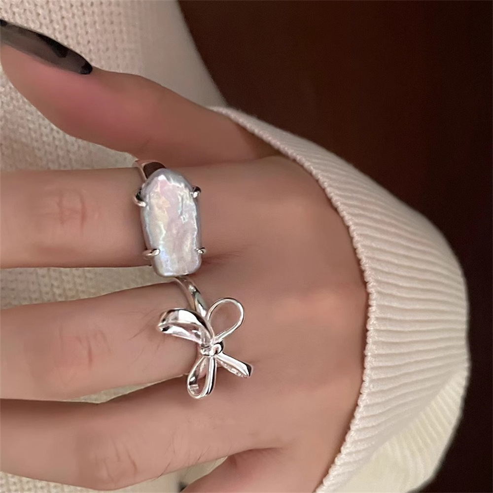Korean bow ring for women, 925 sterling silver pearl ring, ins, cold style, simple and individual, light luxury index finger ring trend Application Scenario