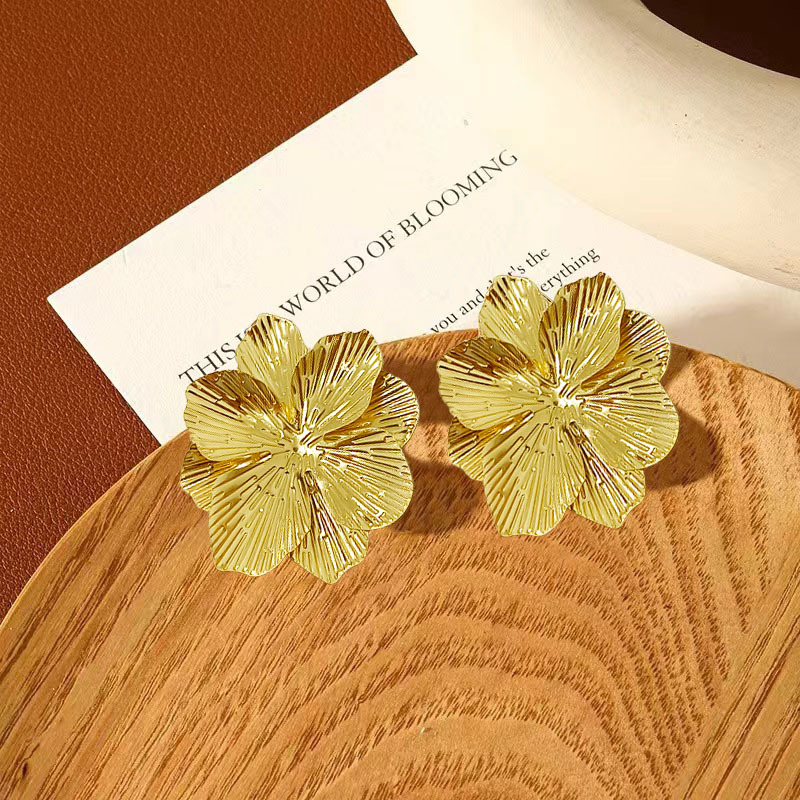 Fashionable and individual design sense, metallic texture, double-layer flower ear studs, a cross-border bestseller for women, versatile and high-end accessory earrings details Picture