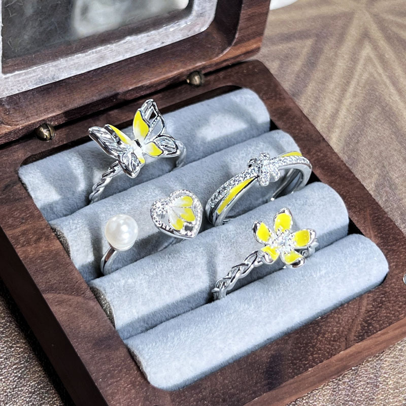 Sweet and cool, unique yellow flower butterfly, exquisite and elegant open ring, cold and elegant French style, gentle and versatile ring Specification drawing