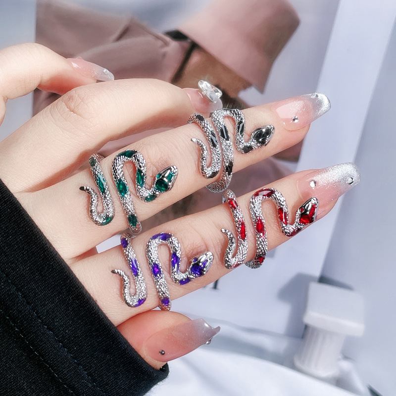 This simple and fashionable textured snake-shaped drip glaze open ring is versatile for women, with a unique and elegant design sense. It is a light luxury ring details Picture
