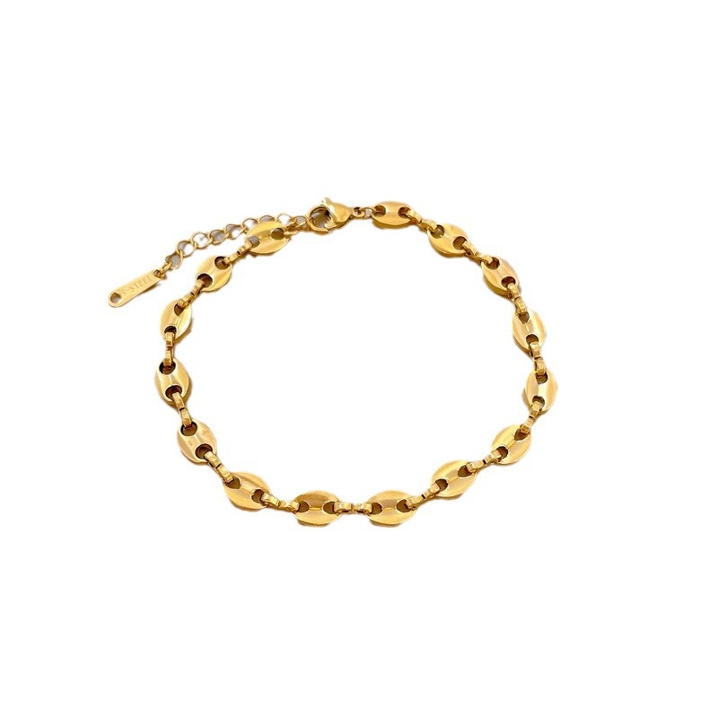【 All-titanium Steel 】 Minimalist style Dongdaemun, unique pig nose, gold bracelet inside the stove, female Internet celebrity, retro best friend Item Picture