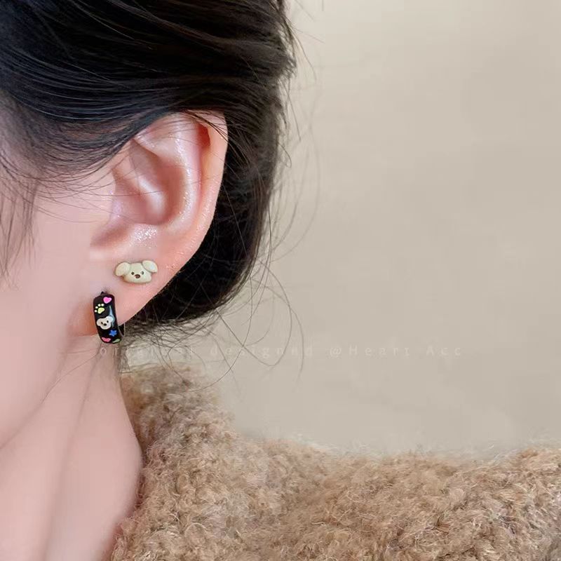 Cute little dog heart-shaped stud earrings for women's autumn and winter new cartoon set earrings, exquisite and small design sense earrings details Picture