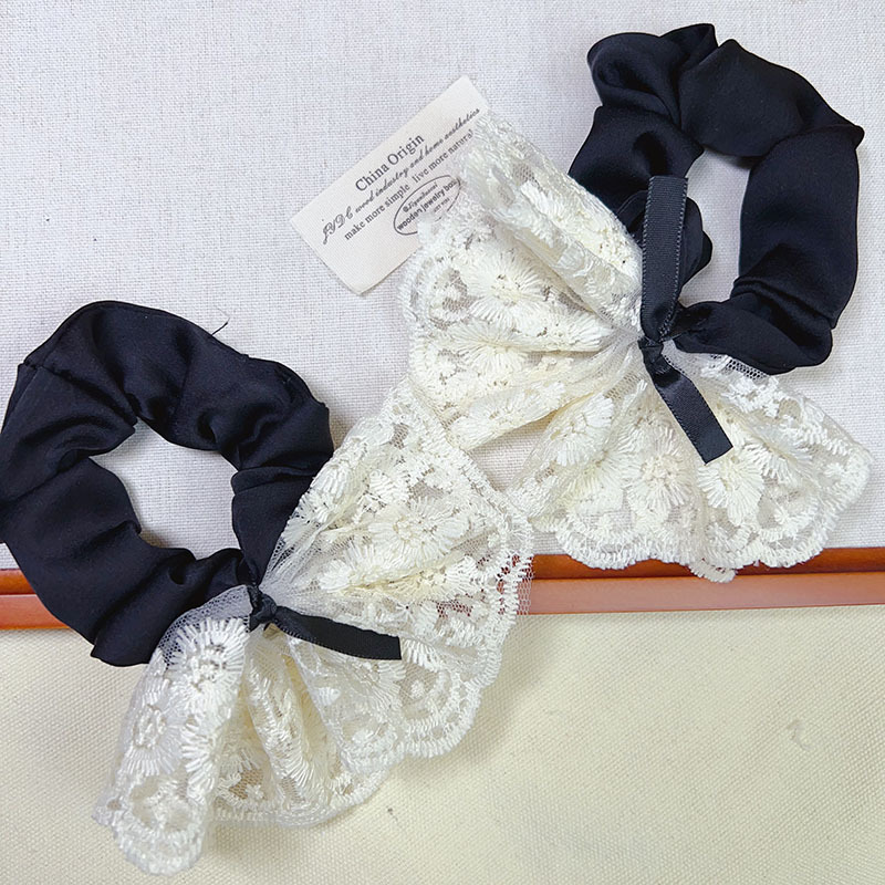 White lace bow large intestine hair band, Korean style hair accessory, head accessory, new popular girls' hair tie fabric hair rope Application Scenario