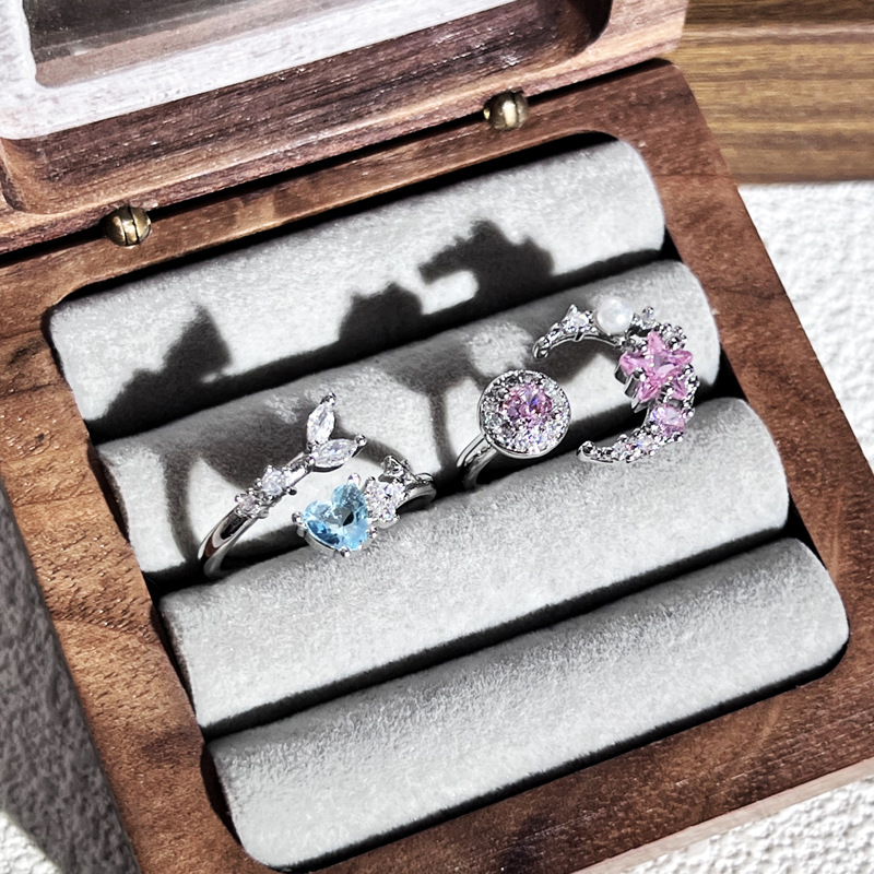 A sweet and stylish fishtail fashion ring with a touch of elegance, a light luxury and cold style for women, a star and moon pink diamond index finger ring Application Scenario