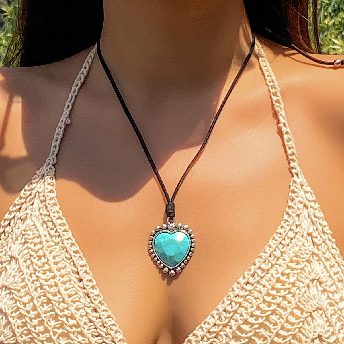 European and American cross-border jewelry beach Bohemian mermaid necklace, turquoise heart pendant, adjustable drawstring collar full figure