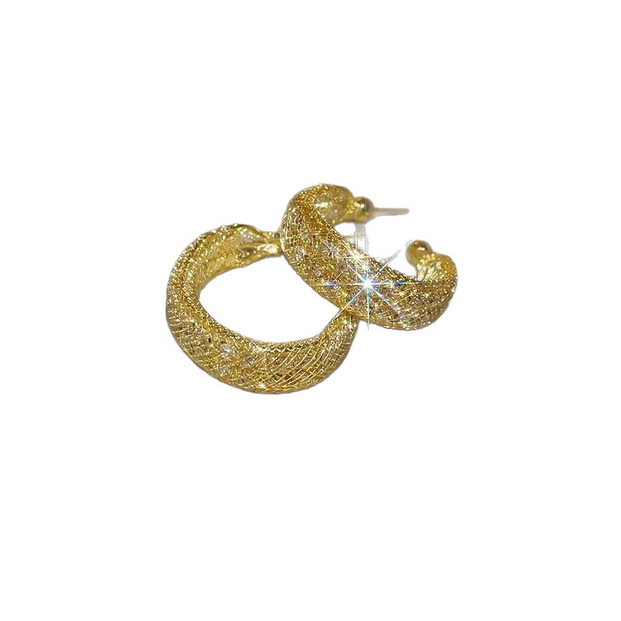European and American exquisite, super shiny, hollowed-out C-shaped earrings, women's fashionable and elegant, high-end ear studs, niche, light luxury, versatile earrings Item Picture