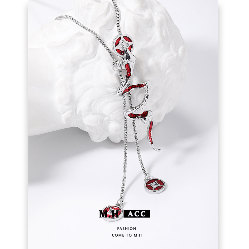 This is a rare and stylish "Spirit Snake necklace" for women, featuring a high-end silver sweater chain that can be pulled out and adjusted. It is a delicate necklace Specification drawing