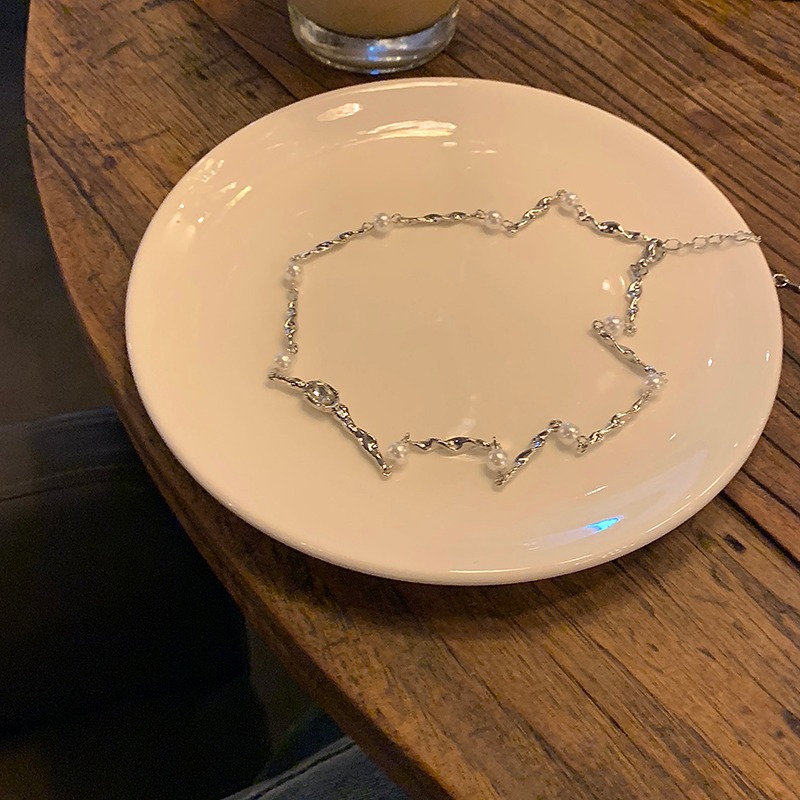 Pure and sensual girl ~ Pearl Zircon collarbone chain necklace, a light luxury and niche necklace for girls, 2023 new style Application Scenario
