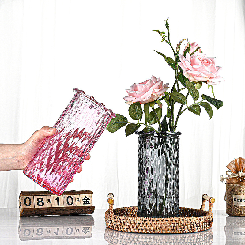 Factory wholesale gift glass vases, dried flower arrangements, simulated flower vases, European-style home decorations, and lucky bamboo vases Application Scenario