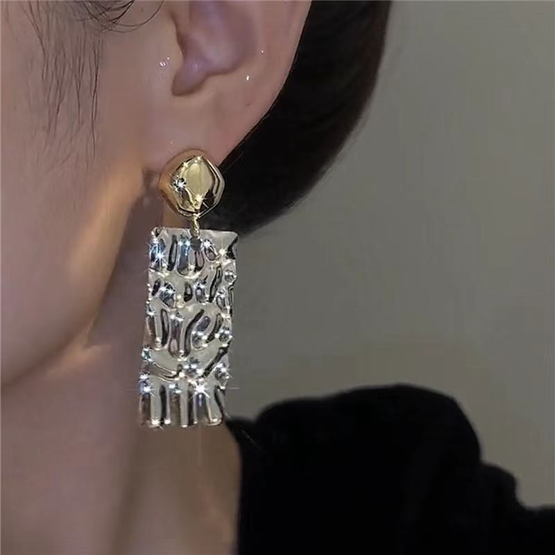 New metallic style, color-blocking geometric long stud earrings, women's light luxury, versatile, elegant and high-end earrings, internet-famous earrings details Picture