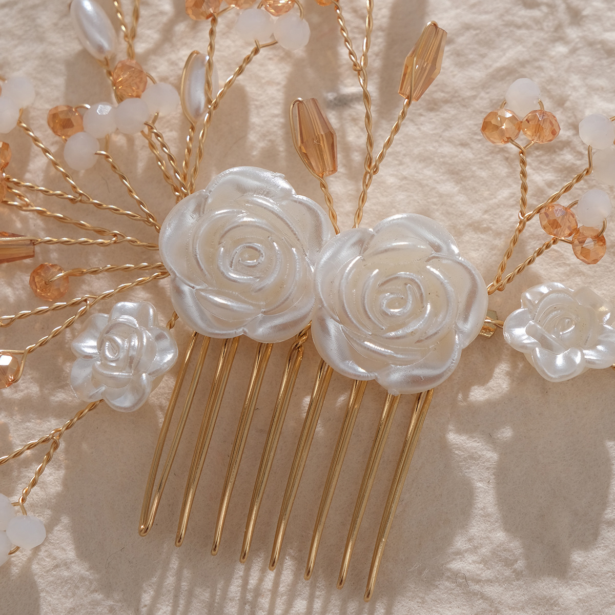 European and American cross-border crystal pearl bride's hair bun, versatile and retro wedding bun headwear, white camellia hair bun for women Application Scenario