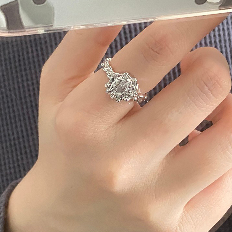 Irregular-shaped pleated texture open ring for women, zircon, individual, simple and cold style, niche design sense ring full figure