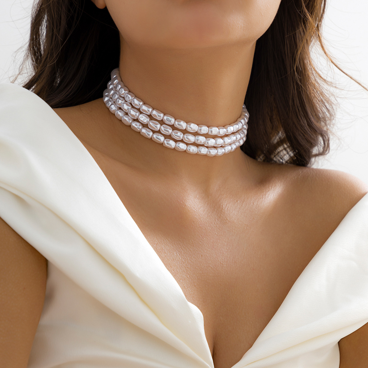 European and American cross-border jewelry, simple French imitation pearl collarbone chain necklace, sweet and cool style, niche heart-shaped pendant necklace details Picture