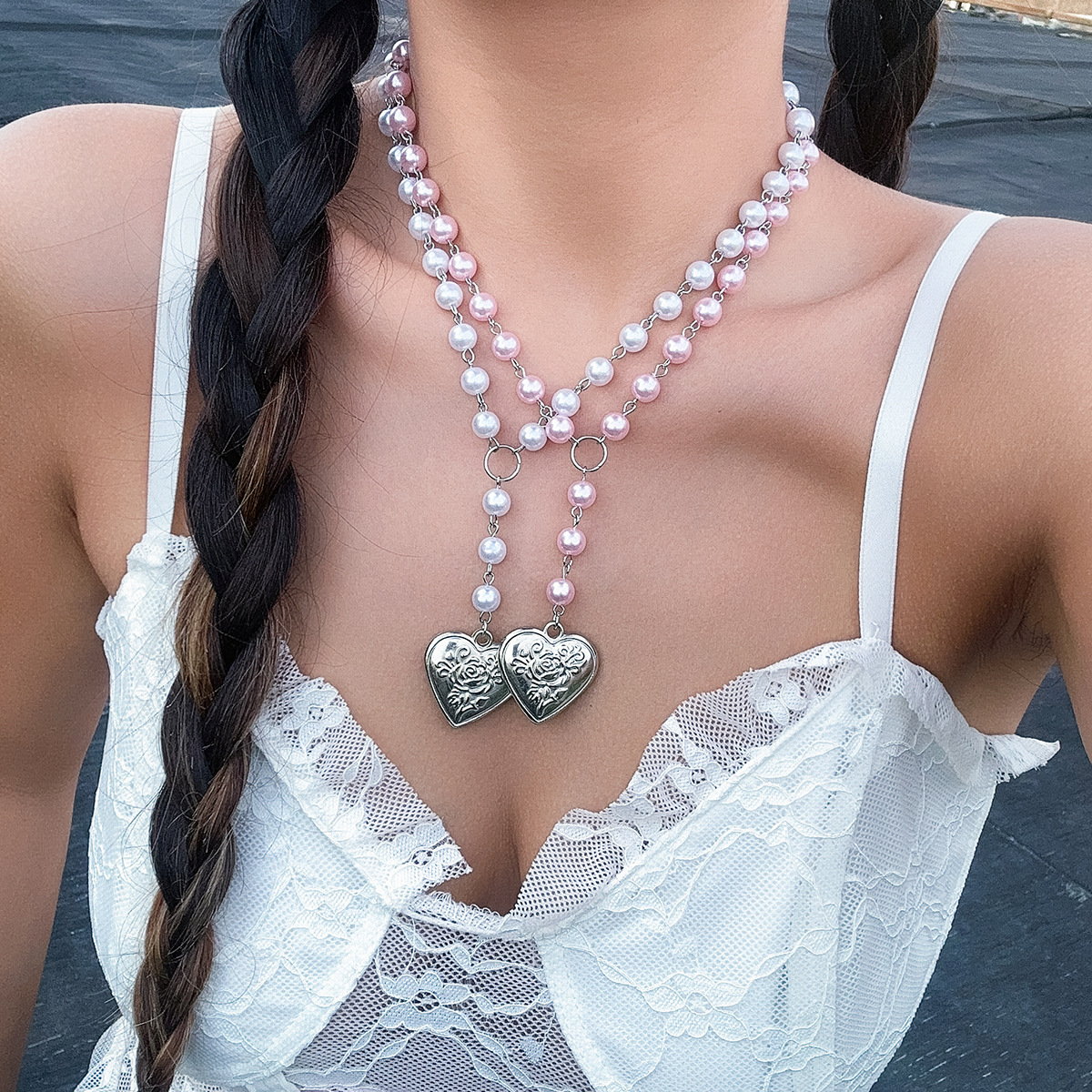European and American cross-border jewelry, sweet and cool, cold style, large heart pendant, hot girl necklace, niche beaded necklace, versatile for women full figure