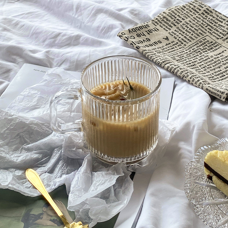ins French-style glass water cup with handle, coffee milk cup, striped cup, coffee cup, cold drink cup, water cup for women Application Scenario