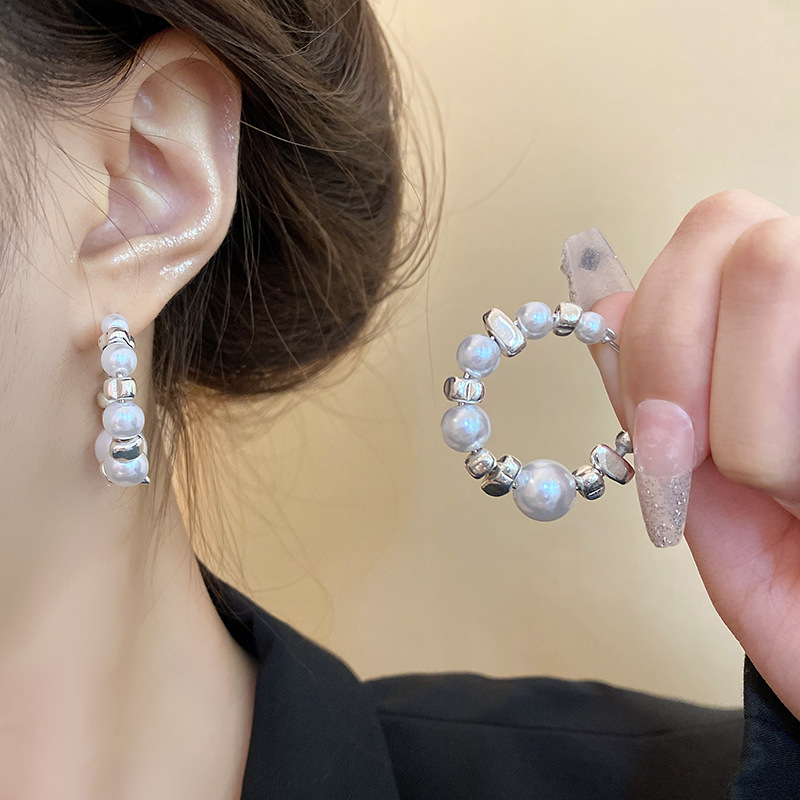 Light luxury, niche design, high-end pearl and silver earrings for women, 2023 new trendy and versatile stud earrings Specification drawing